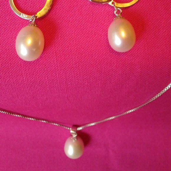 Jewelry - Pearl Necklace & Earrings Set Jewelry - Pearl Necklace & Earrings Set